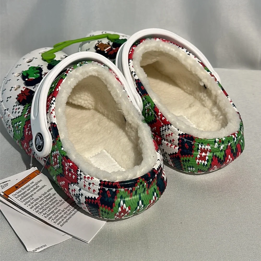 NEW Crocs Lined Christmas Charms Size 4M/6W